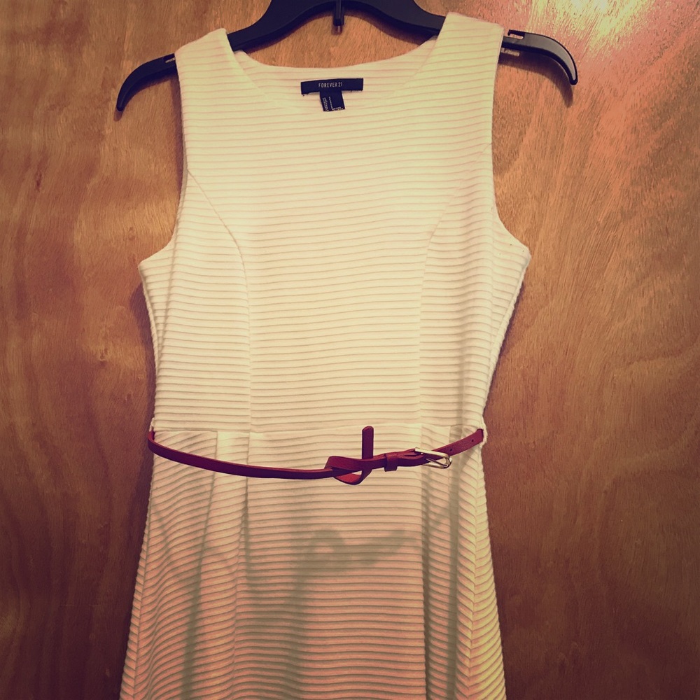 White Sleeveles Dress